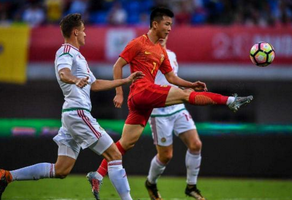  利物浦逆转维拉，萨拉赫独造四球  