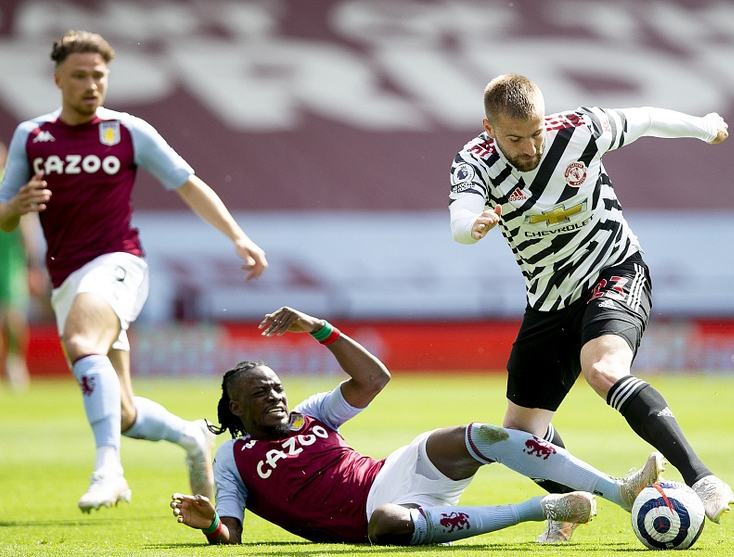  阿斯顿维拉，马丁内斯扑点成功守护主场尊严  